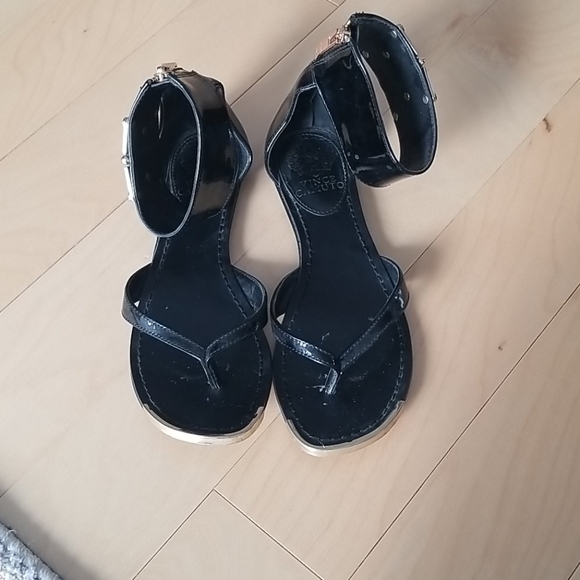 Black and gold ankle sandals - Picture 4 of 5